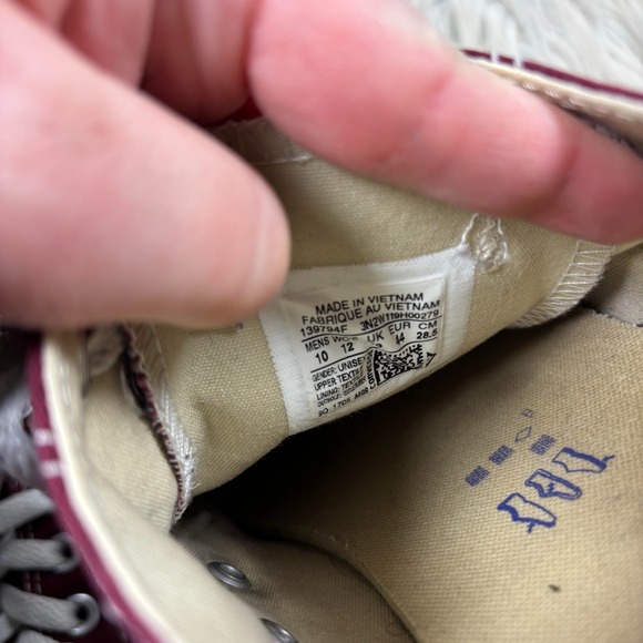 Converse All Stars Men's 10 Women's 12 Burgundy Low Top Sneakers Classic - Picture 6 of 6